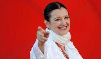 'Danza con Carla', parte crowfunding per film sulla Fracci 'Danza con Carla', parte crowfunding per film sulla Fracci